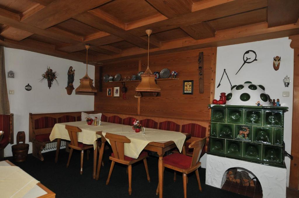 Fruehstueckspension & Appartements Eugenie キッツビュール エクステリア 写真